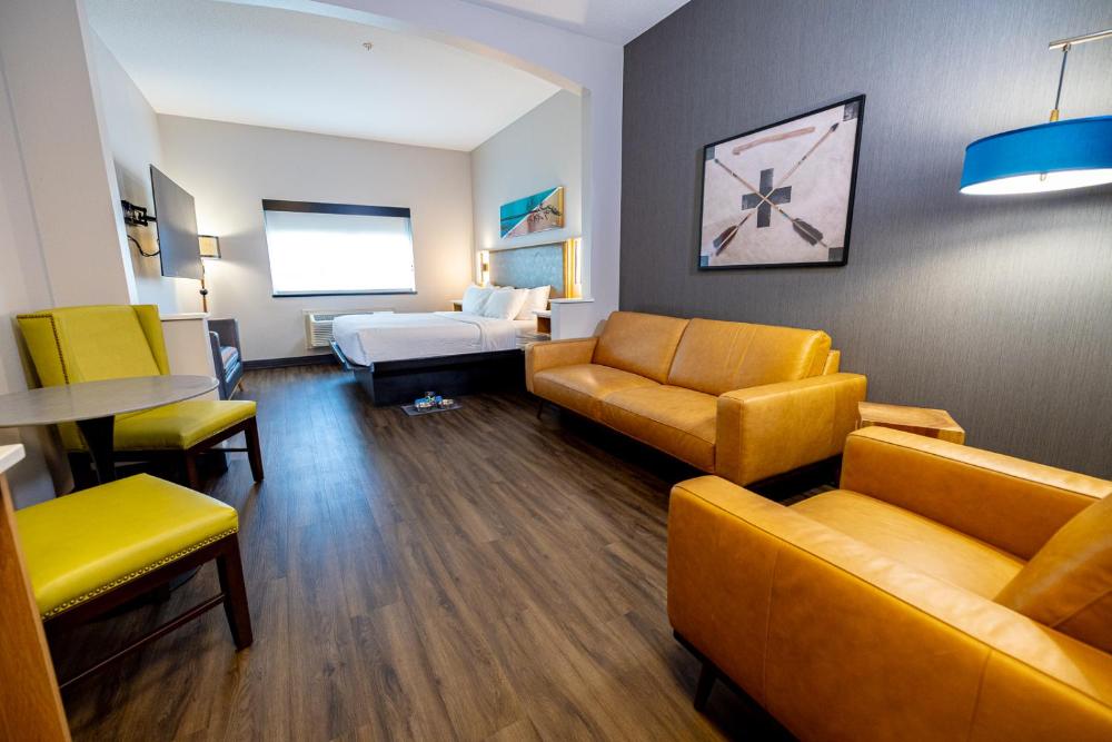 Deluxe Double Room (2 Adults + 1 Child) interior